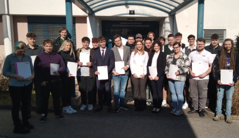Gruppenfoto Lehrlinge web 2024